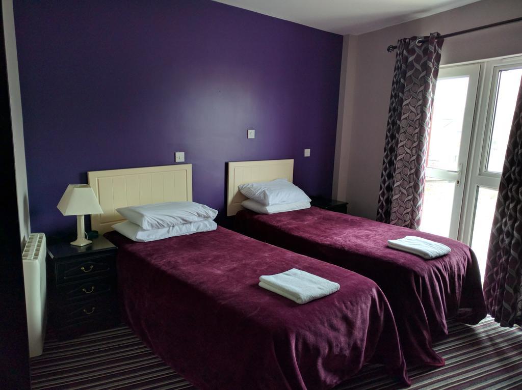 Galway Arms Inn Экстерьер фото